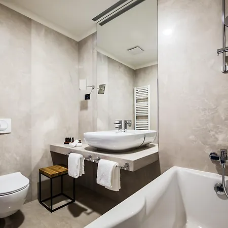 فندق ديزاين نافيز 5*
